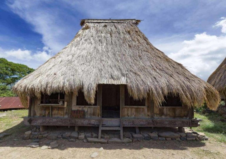 Rumah Adat Ntt Sejarah Filosofi Fungsi Ciri Jenis