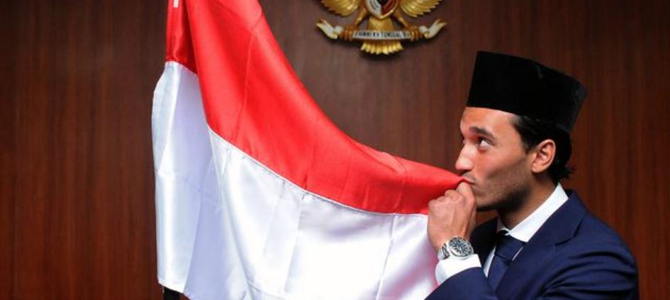 cara memperoleh kewarganegaraan indonesia dengan Diberi Tawaran oleh Negara Indonesia meminta menjadi wni lagi