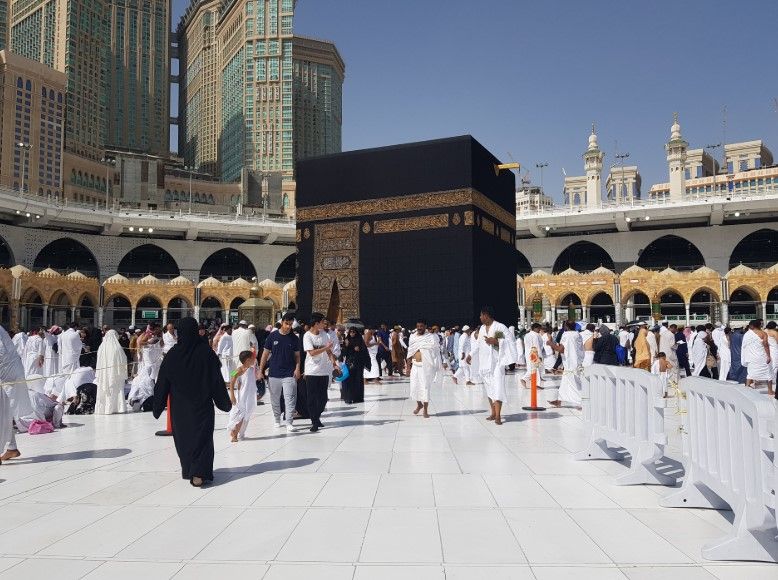 7+ Perbedaan Haji dan Umroh Beserta [Penjelasan Lengkap]