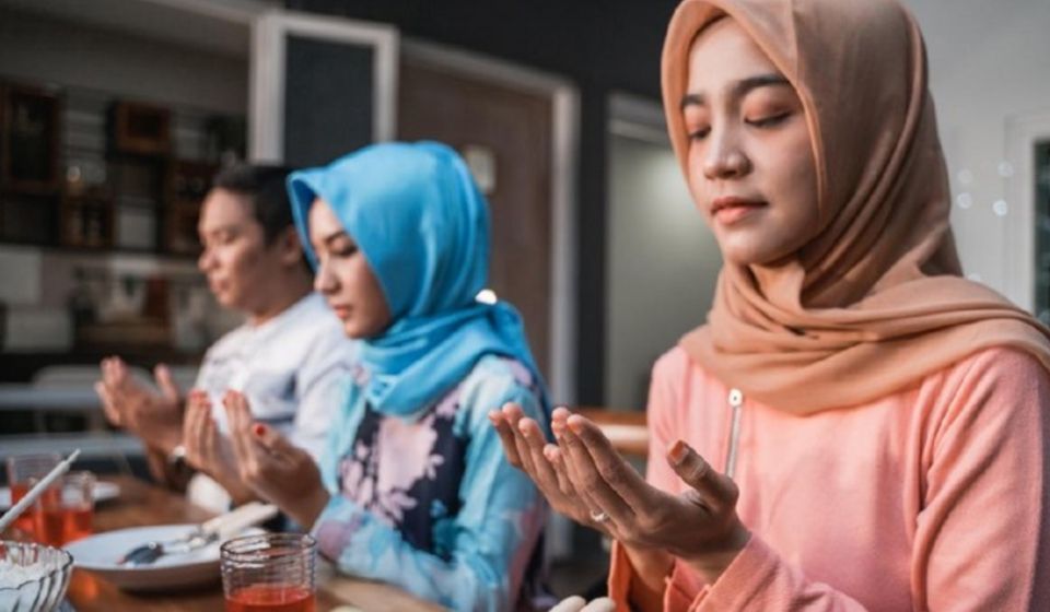 Doa Sebelum Makan: Arab, Latin dan Maknanya