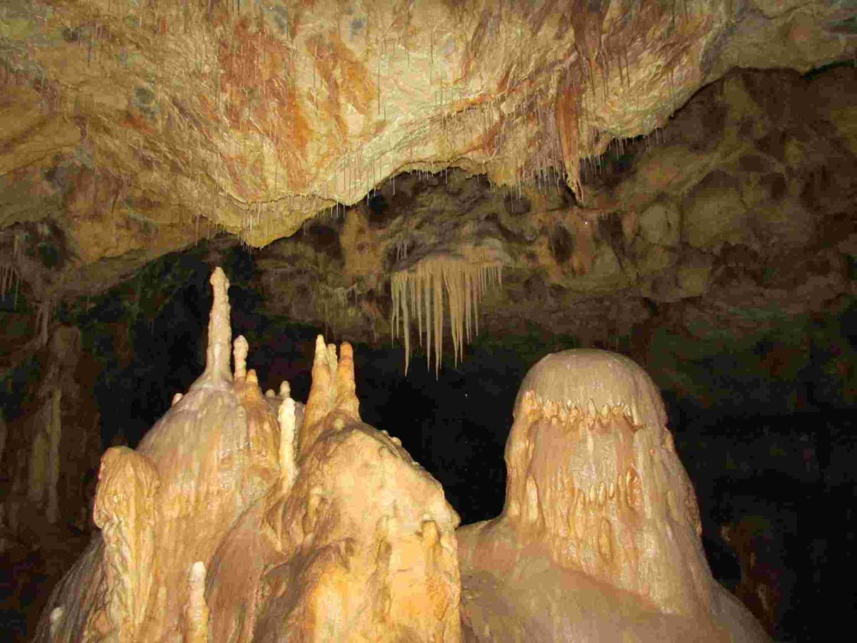 gambar stalagmite compressed
