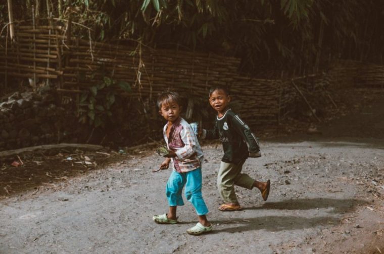 Contoh Teks Eksplanasi Sosial Tentang Anak Jalanan