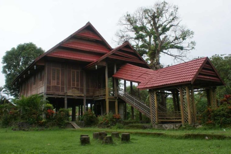 Rumah Adat Sulawesi Selatan Suku Luwuk