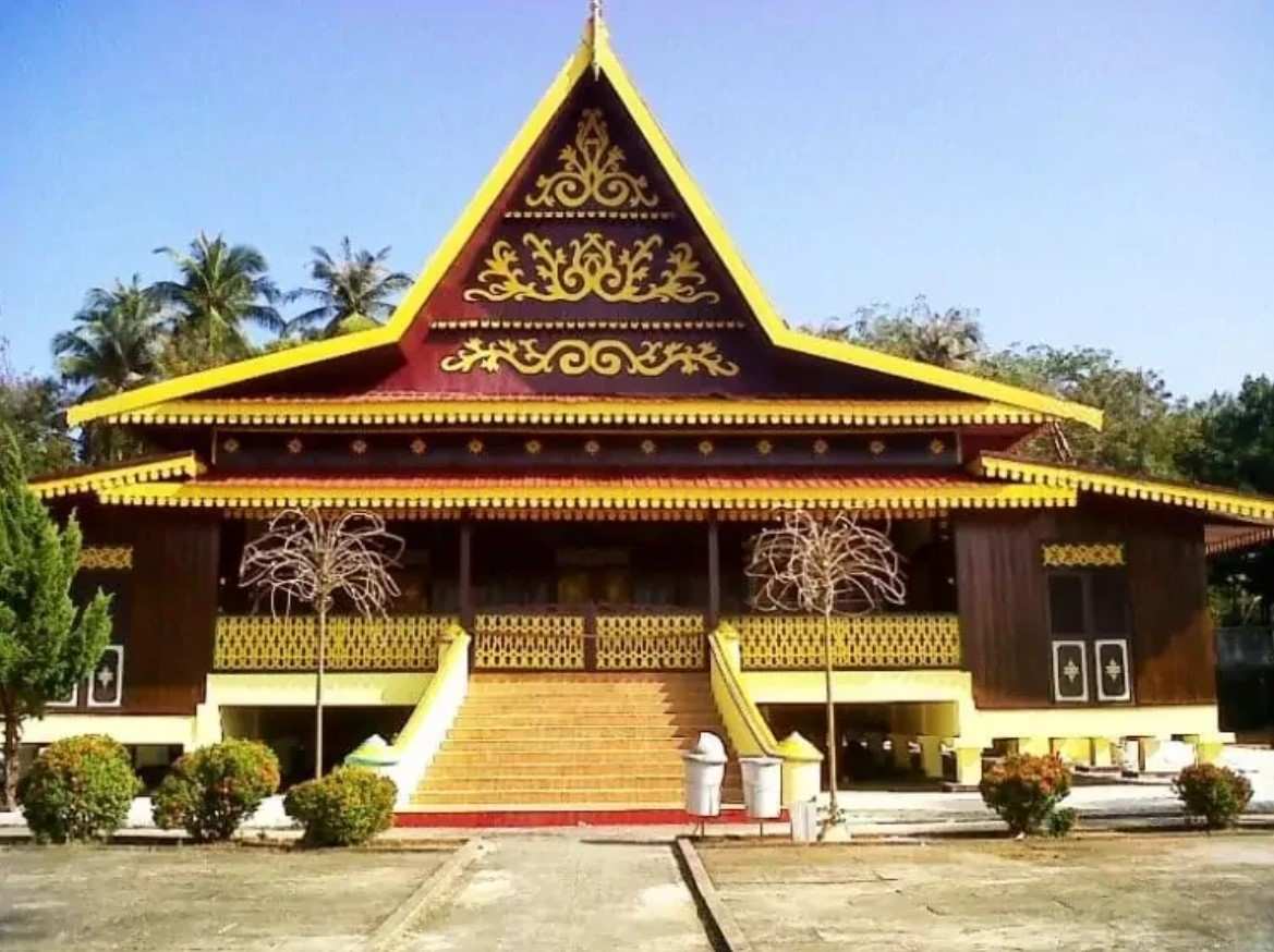 Rumah Adat Bengkulu: Nama, Filosofi, Ciri, Struktur, & Bagian