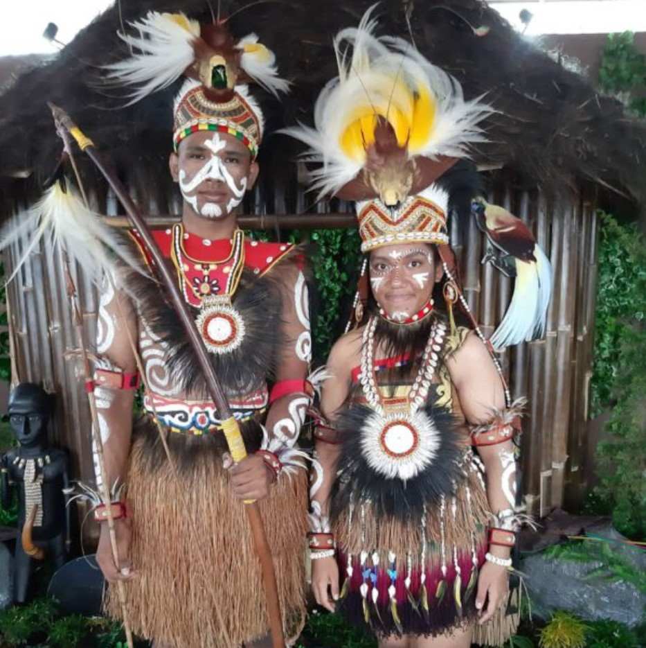 √ [Terlengkap] 9+ Pakaian Adat Papua Beserta Penjelasannya!