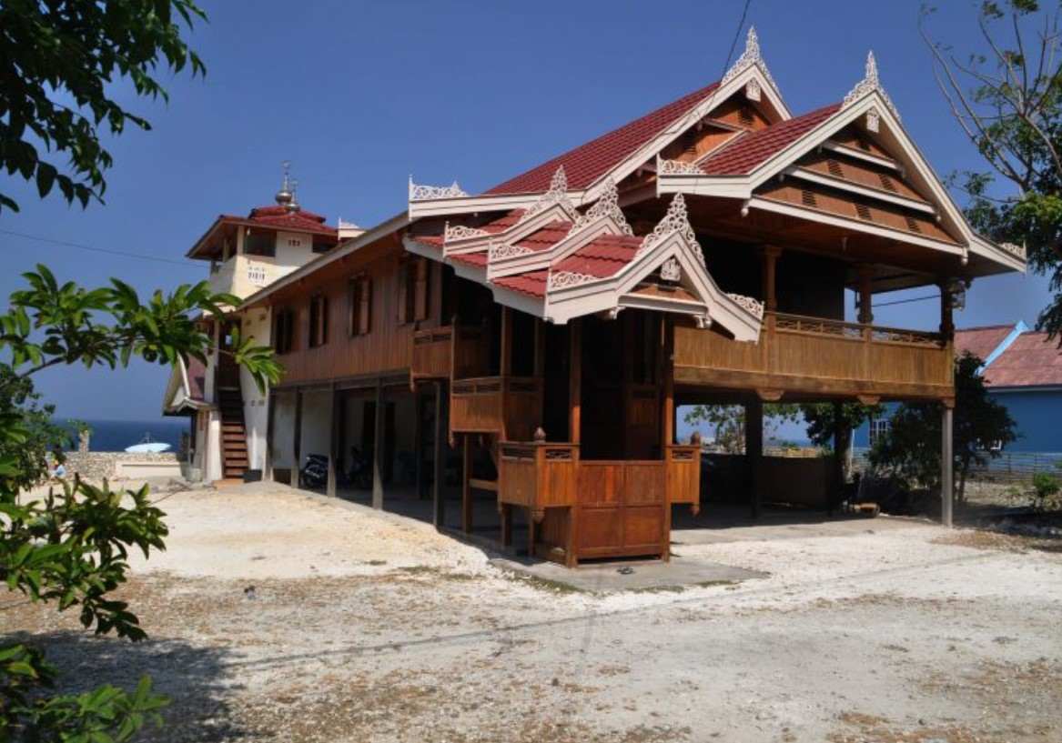 Rumah Adat Gorontalo : Pemugaran Rehabilitasi Cagar Budaya Bangunan