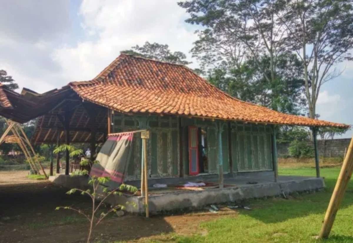 5+ Rumah Adat Yogyakarta Beserta Penjelasannya!