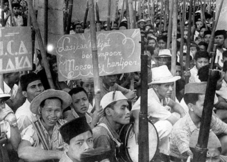 Latar Belakang Revolusi Indonesia